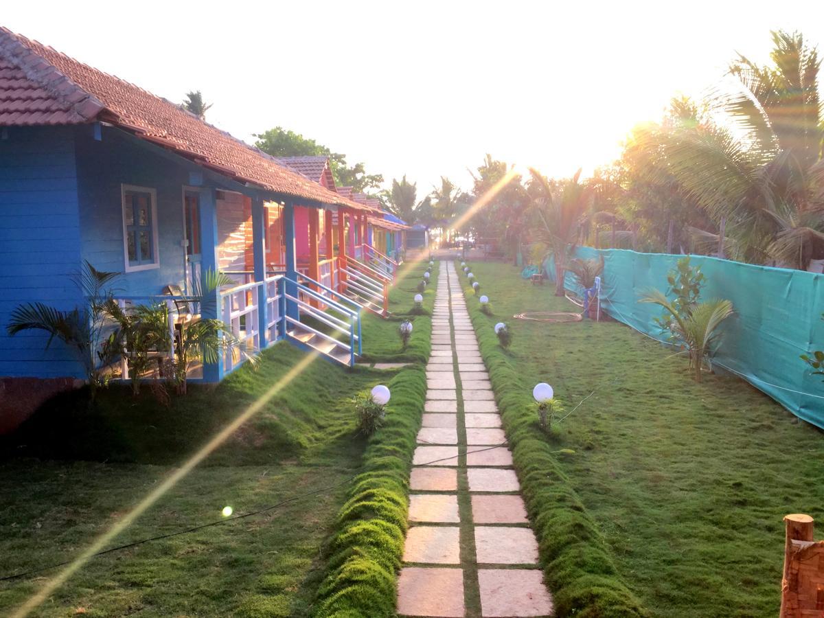 Morjim Queen Beach Resort Exteriér fotografie