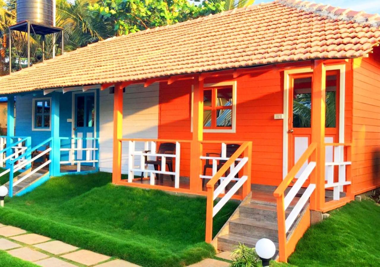 Morjim Queen Beach Resort Exteriér fotografie